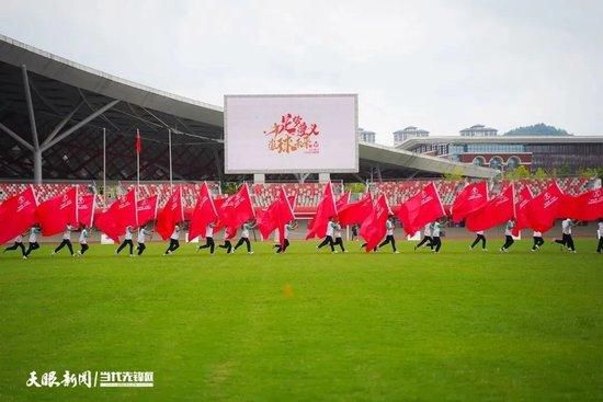 在香港，顺民的意识形态十分彰显，甚至在80年代后期，有些香港居民更提议延长英国的统治期限，正反映出他们对殖民资本主义的支持。